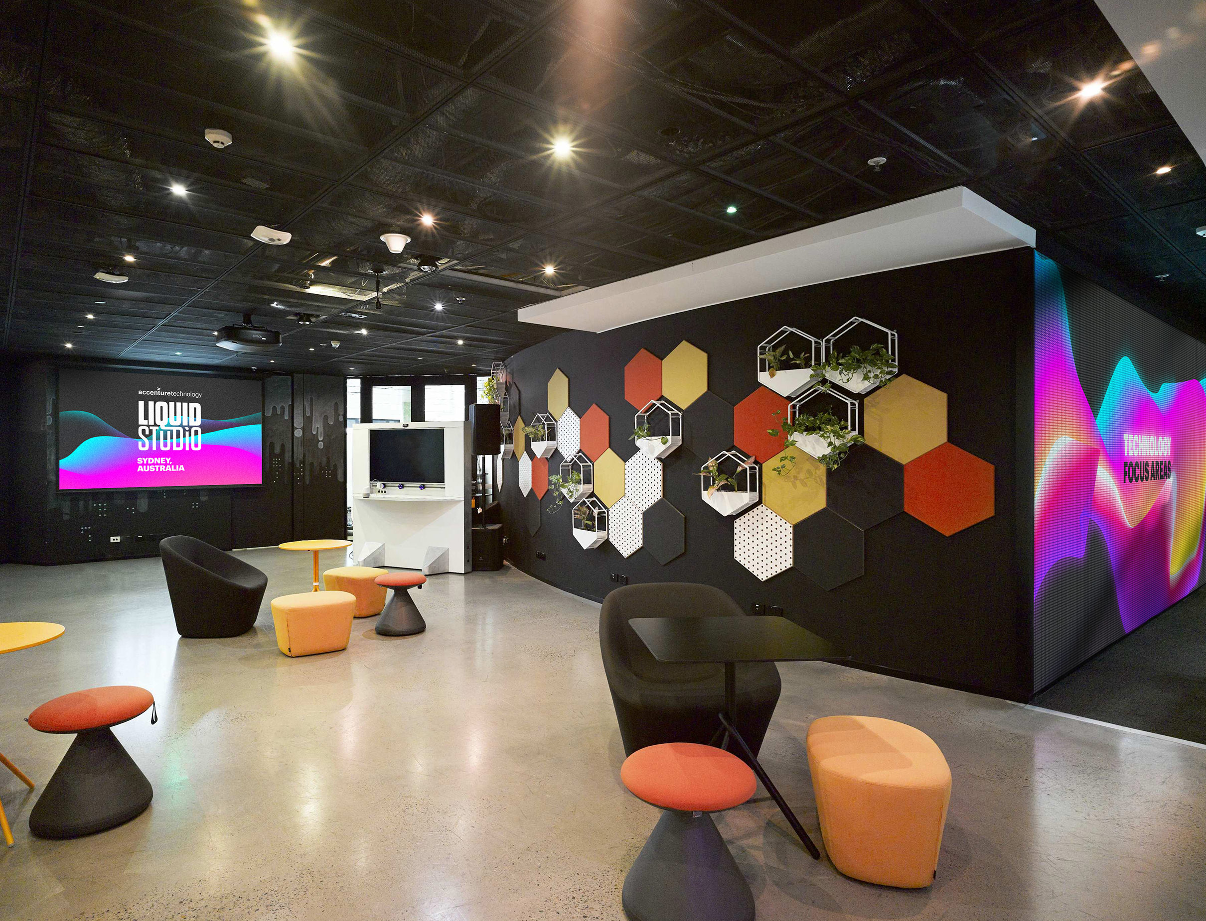 LiquidStudio_IMAGE BANNER BLOCK_one row_2420x1850_01